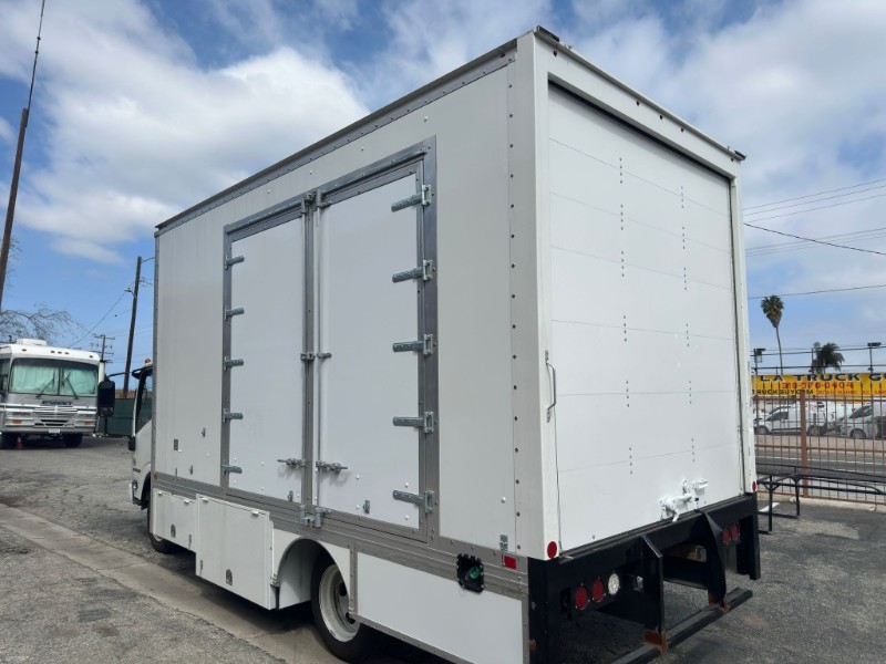 2022 Isuzu NRR's photo