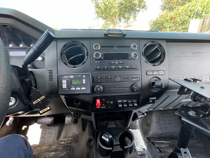 2013 Ford F-550 - Photo 11