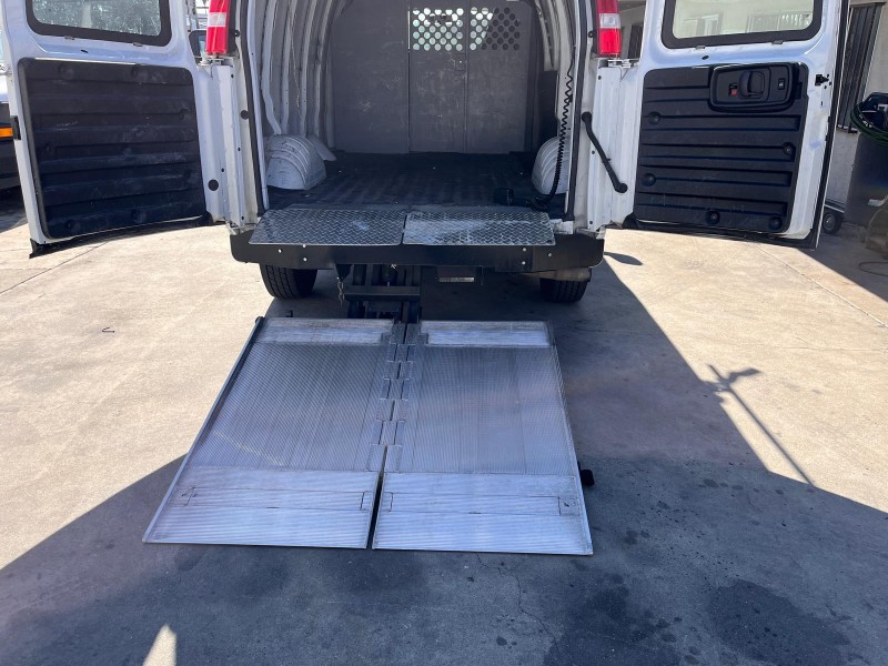 2017 Chevrolet Express Cargo Work Van - Photo 9