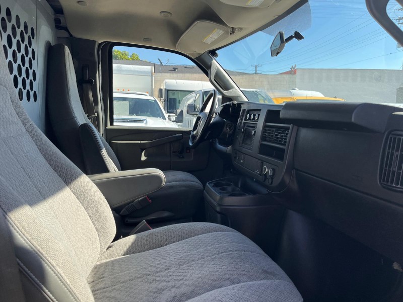 2017 Chevrolet Express Cargo Work Van - Photo 16