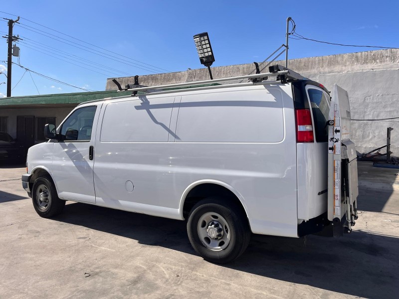 2017 Chevrolet Express Cargo Work Van's photo