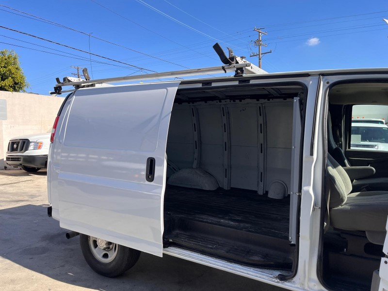 2017 Chevrolet Express Cargo Work Van - Photo 6