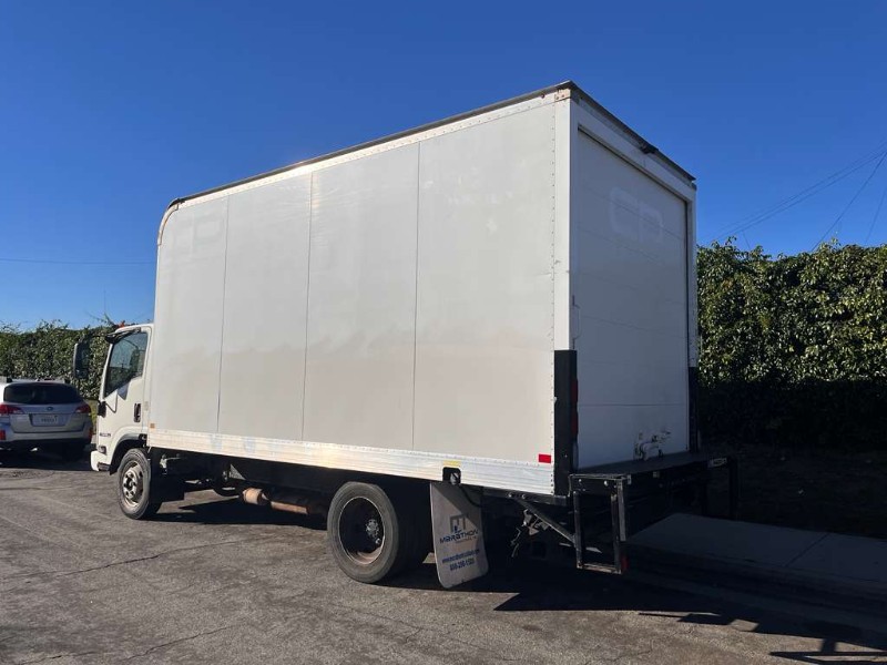 2019 Isuzu NPR HD's photo