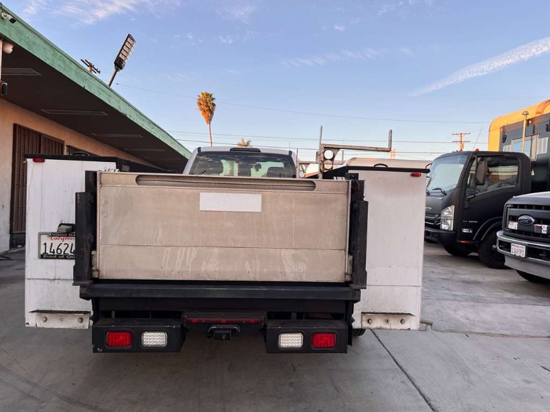 2018 Ford F-350 Super Duty Chassis Cab XL