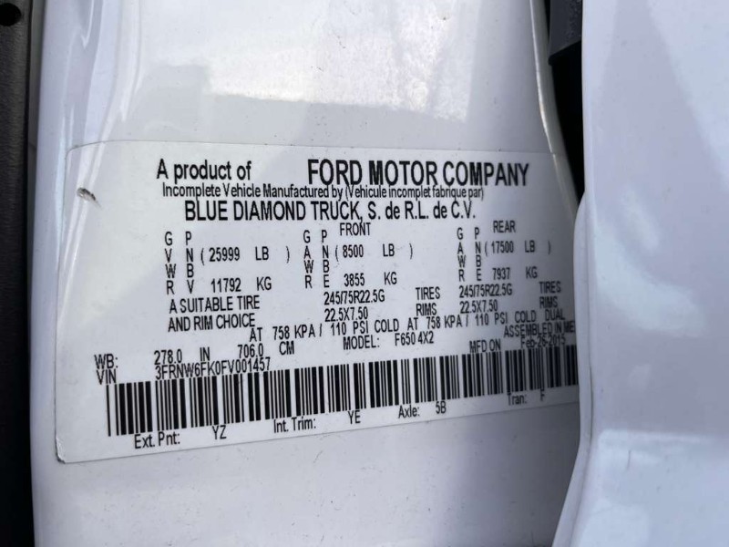 2015 Ford F-650 - Photo 11