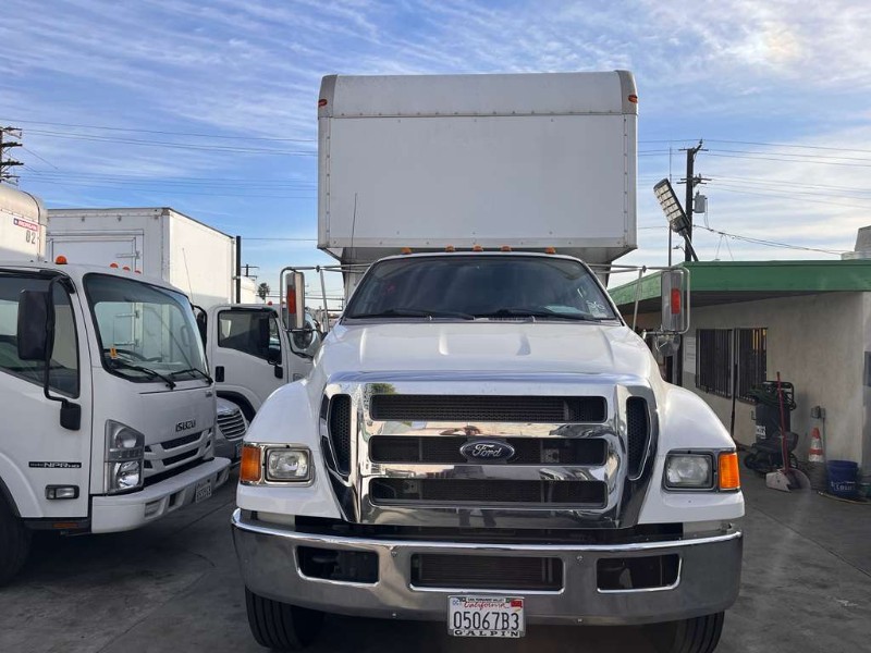 2015 Ford F-650 - Photo 19