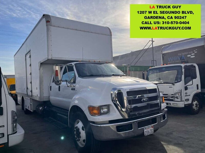 2015 Ford F-650 - Photo 18