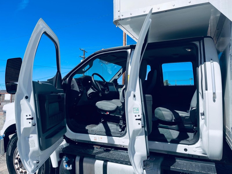 2019 Ford F-650 - Photo 7
