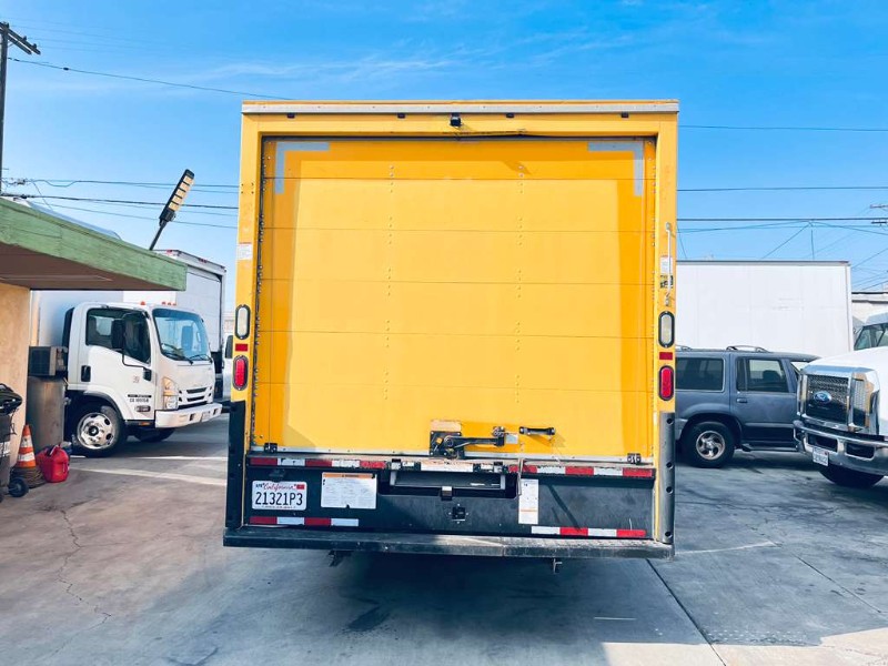 2015 GMC Savana Cutaway Work Van