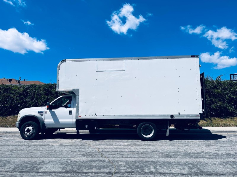 2008 Ford F-550 - Photo 23