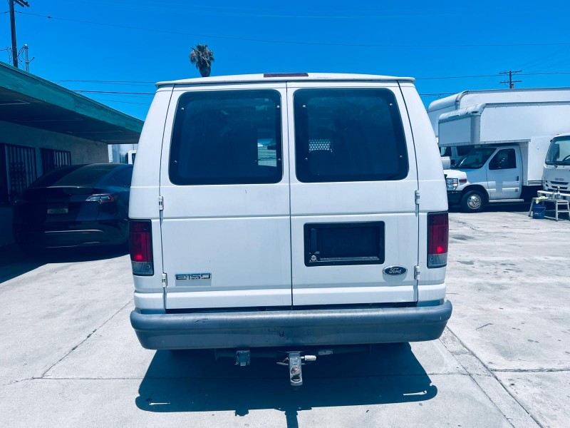 2006 Ford E-Series's photo