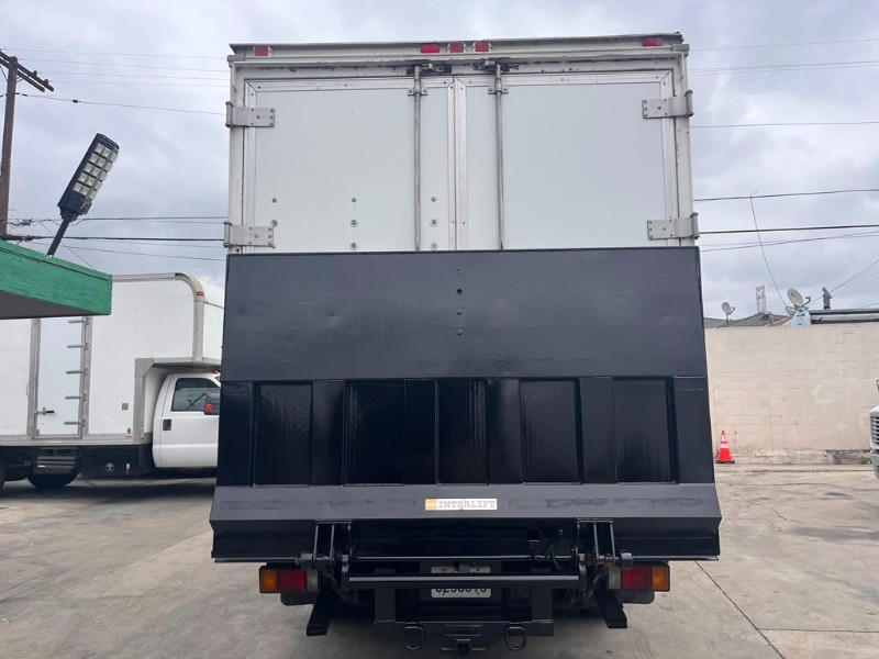 2010 Isuzu NRR's photo