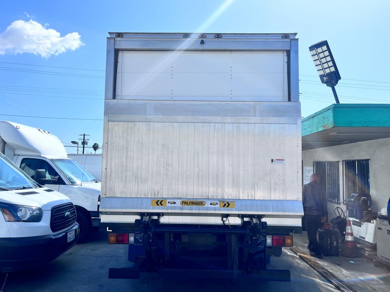 2022 Isuzu NRR