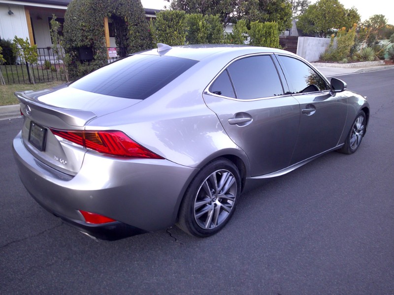 2020 Lexus IS 300's photo