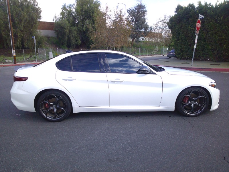 2020 Alfa Romeo Giulia Ti Sport's photo