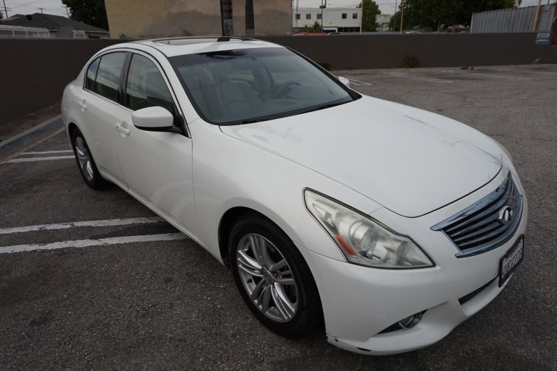 picture of 2011 INFINITI G
