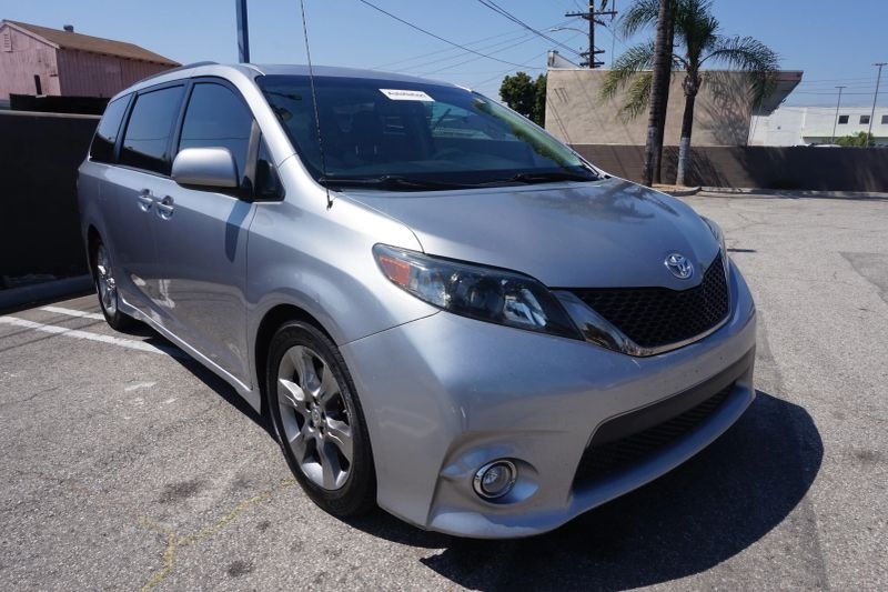 picture of 2012 Toyota Sienna
