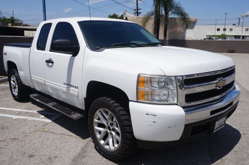 picture of 2015 Chevrolet Silverado 1500 Crew Cab
