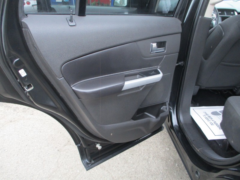 2014 Ford Edge SE - Photo 10