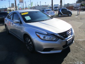 2017 Nissan Altima Photo