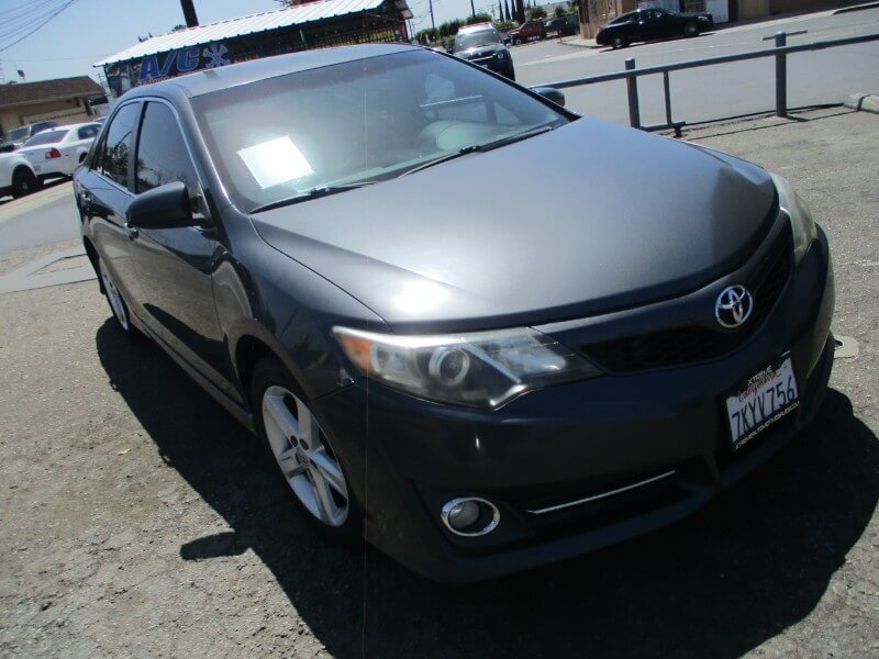 2012 Toyota Camry Photo