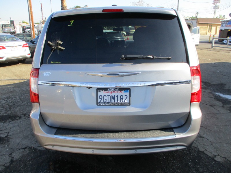2013 Chrysler Town & Country Touring-L