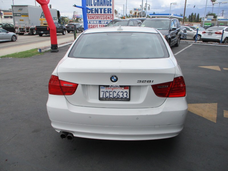 2011 BMW 3 Series 328i Sedan SULEV's photo
