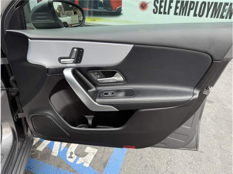 large picture of 2019 Mercedes-Benz A-Class