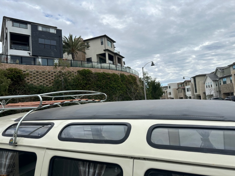 large picture of 1974 Volkswagen
