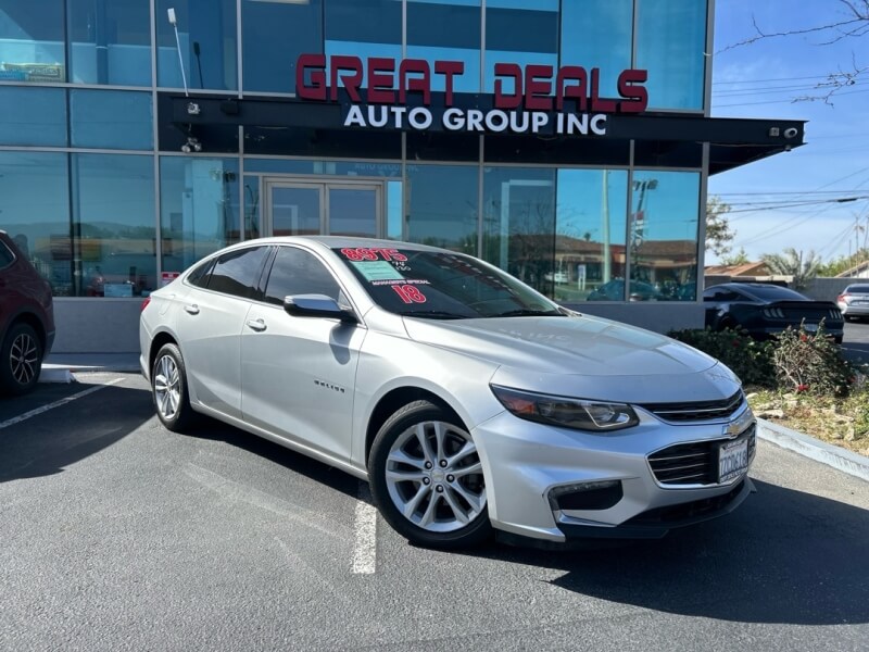 Silver 2018 Chevrolet Malibu LT FWD Sedan Front-Wheel Drive 6-Speed Automatic