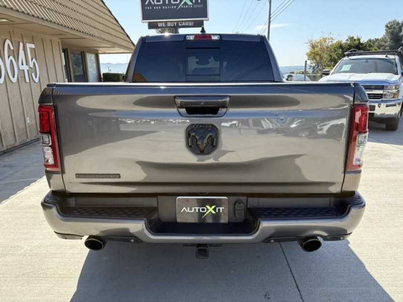 large picture of 2022 Ram 1500