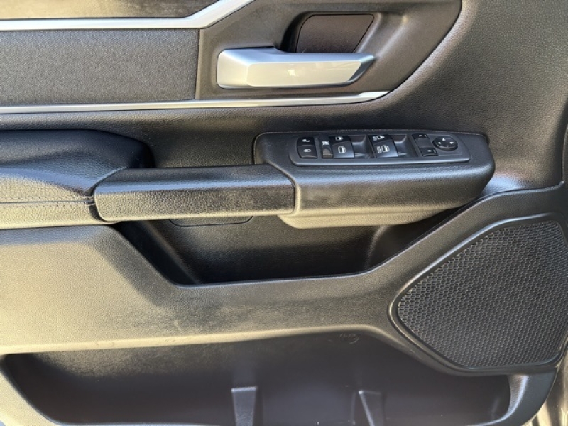 large picture of 2022 Ram 1500