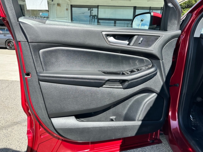 large picture of 2016 Ford Edge