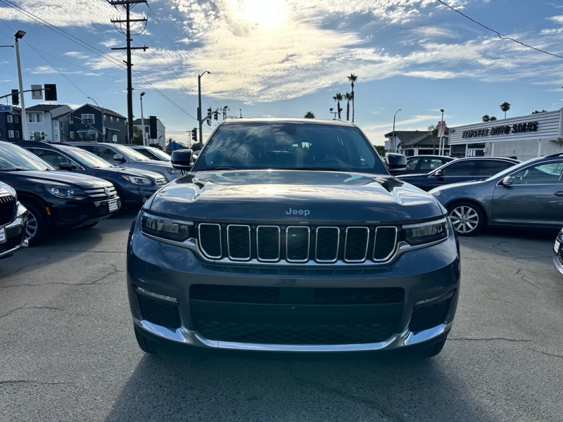 2023 Jeep Grand Cherokee Limited photo 2