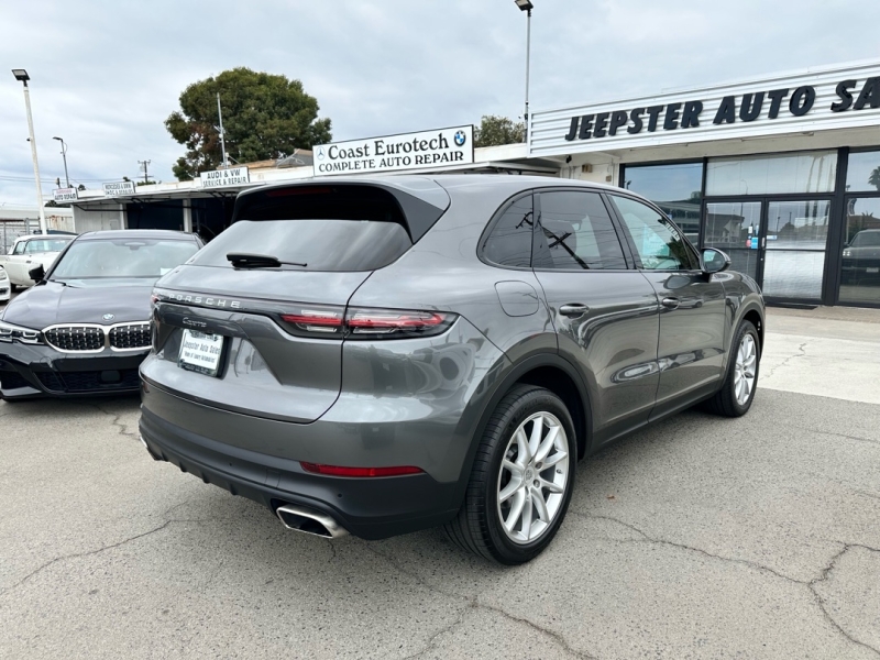 2019 Porsche Cayenne Base photo 2