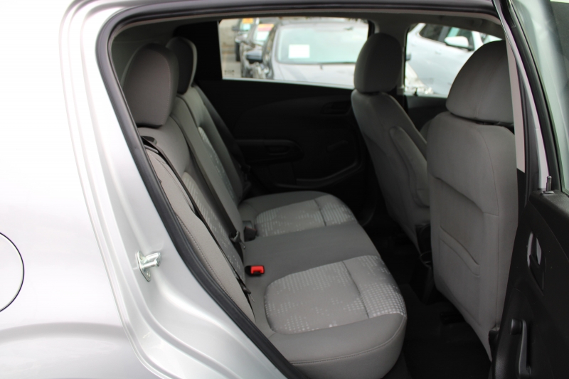 2020 Chevrolet Sonic LT photo 9