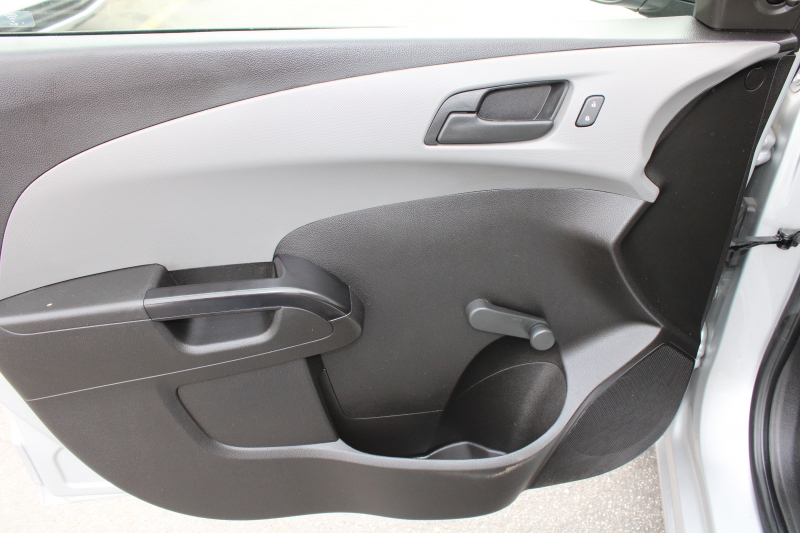 2020 Chevrolet Sonic LT photo 15
