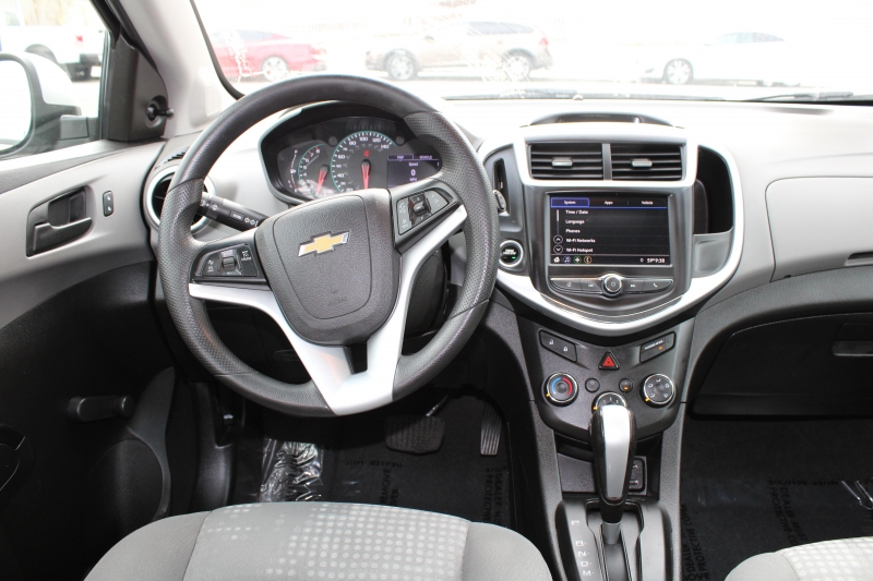2020 Chevrolet Sonic LT photo 10
