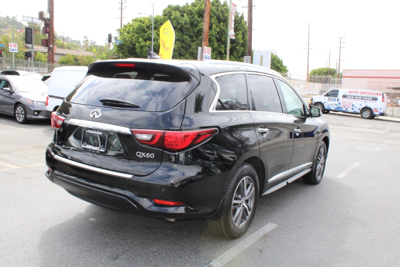 2019 Infiniti QX60 Luxe photo 3