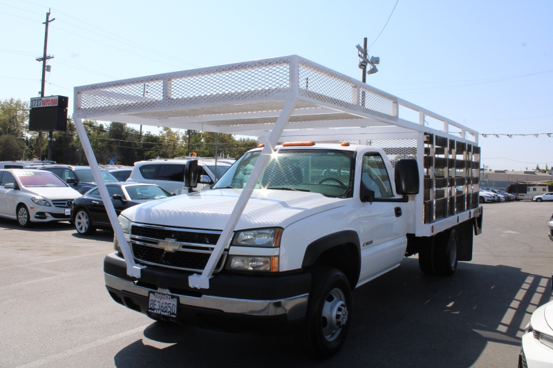 2006 Chevrolet Silverado 3500HD photo 2