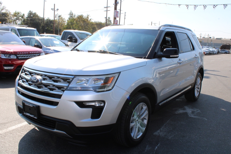 2018 Ford Explorer XLT photo 3