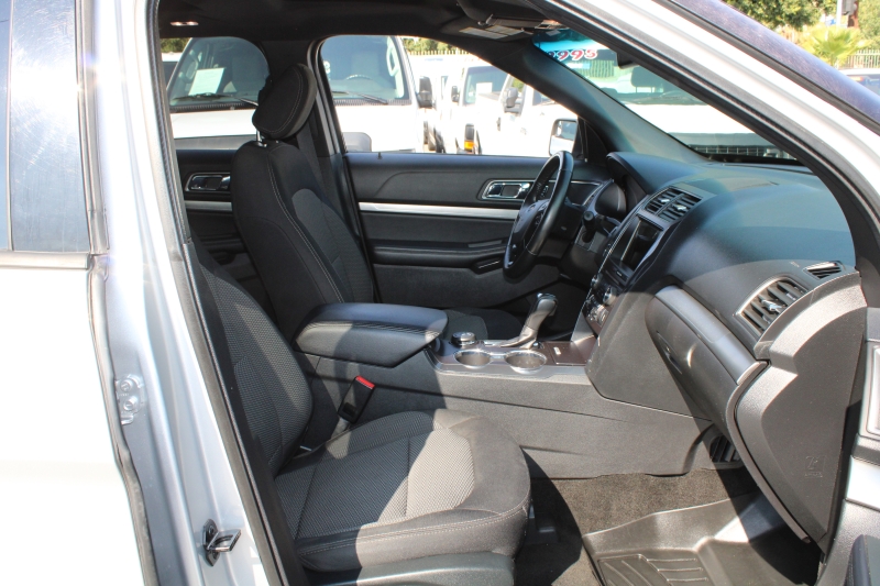 2018 Ford Explorer XLT photo 9