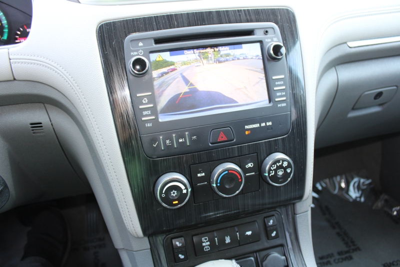2017 Chevrolet Traverse 1LT photo 13
