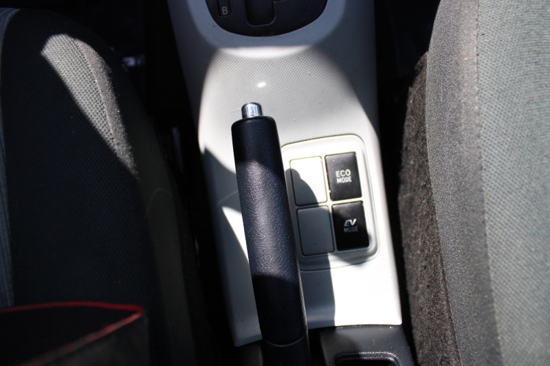 2014 Toyota Prius C One photo 17