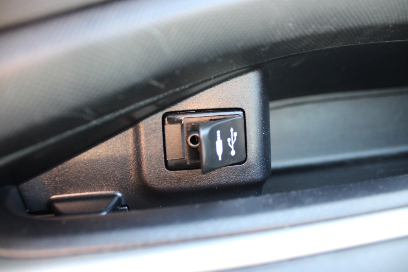 2014 Toyota Prius C One photo 16