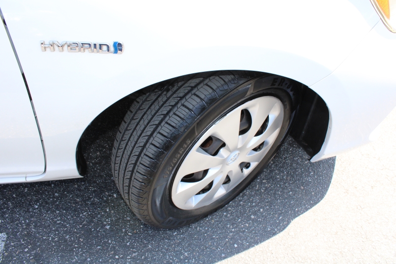 2014 Toyota Prius C One photo 19