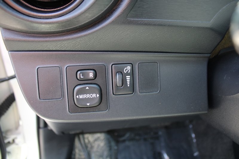 2014 Toyota Prius C One photo 22