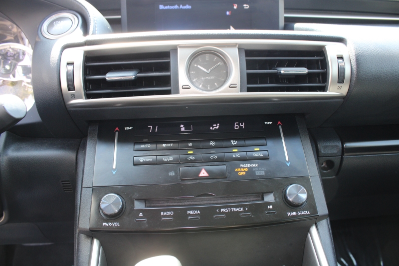 2014 Lexus IS 250 photo 16