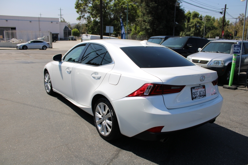 2014 Lexus IS 250 photo 4