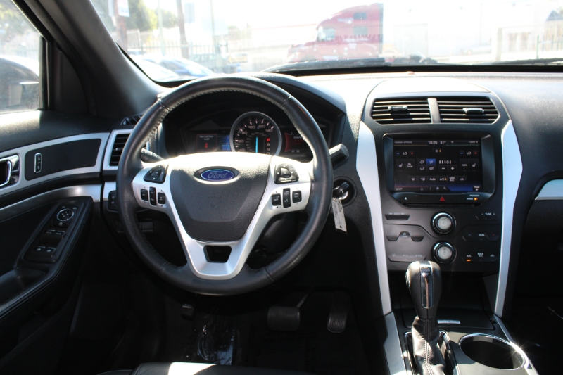 2014 Ford Explorer XLT photo 14